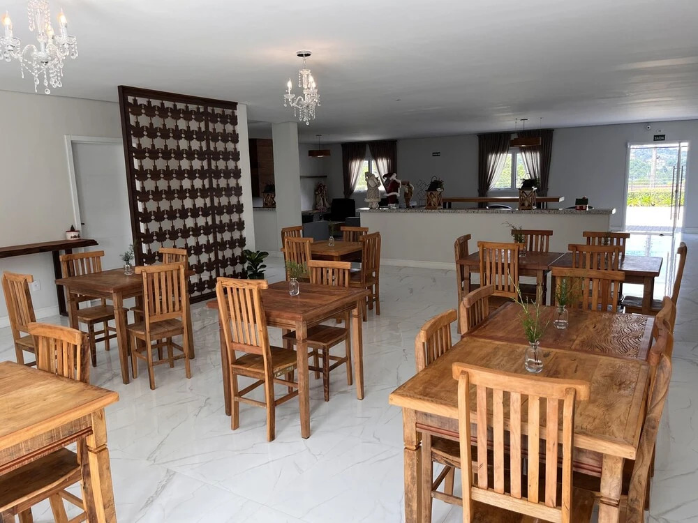 Altitude Lodge Hotel