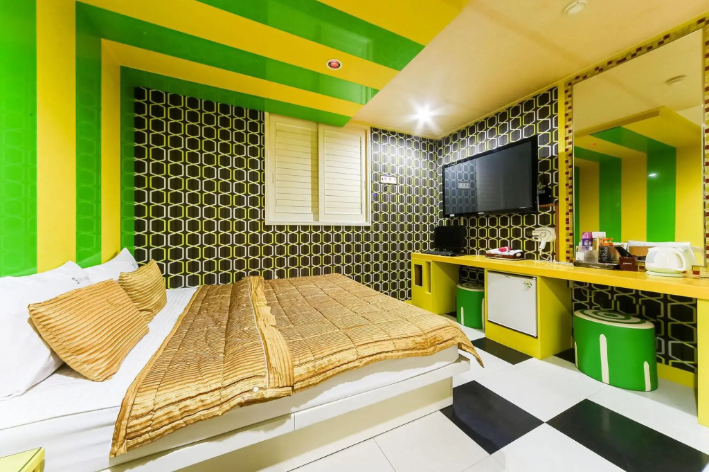 S Motel