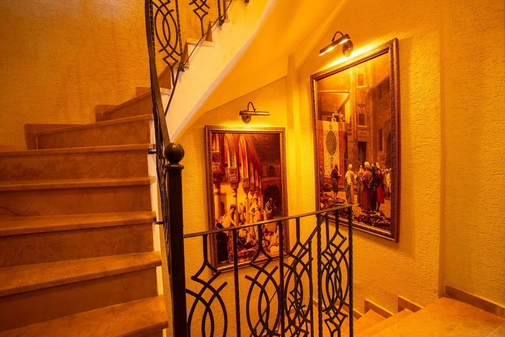 Sayina Hotel