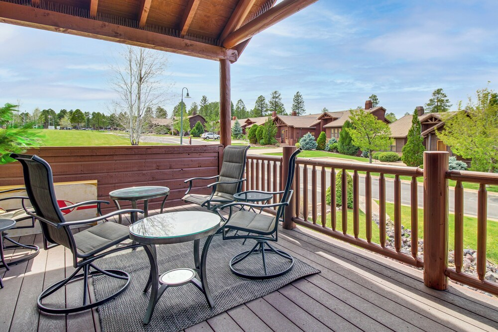 Hike & Explore: Show Low Gem w/ Deck & Grill!
