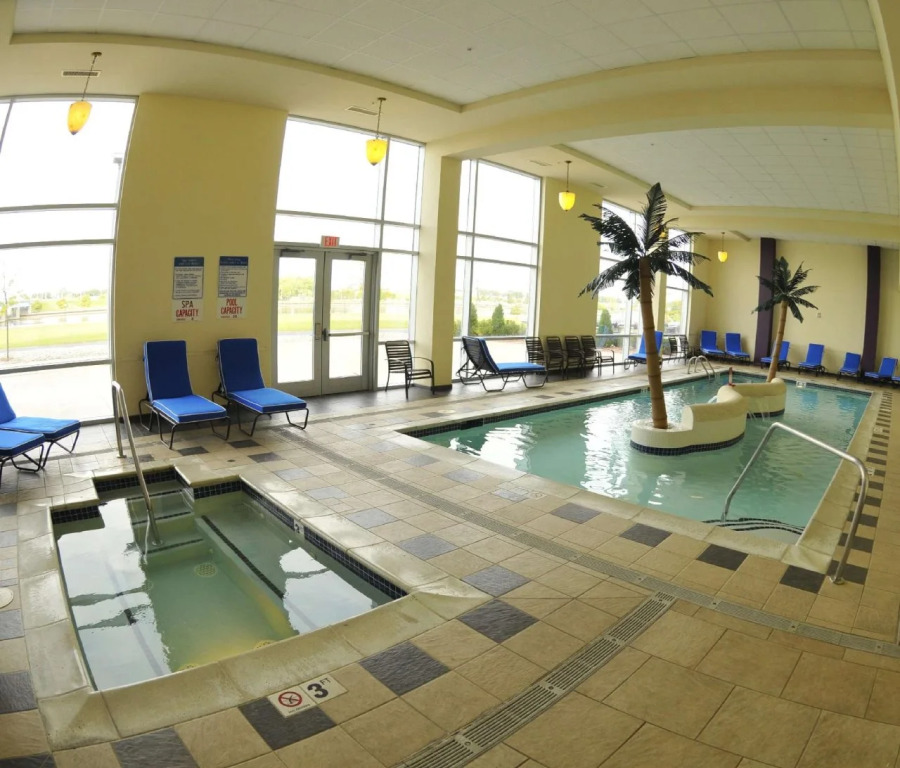 DoubleTree by Hilton Bay City - Riverfront