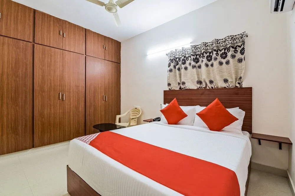 OYO 16469 Pramukh Hotels