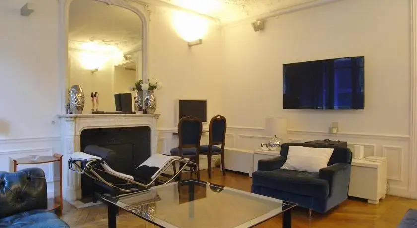2 Separated Bedrooms near Notre Dame