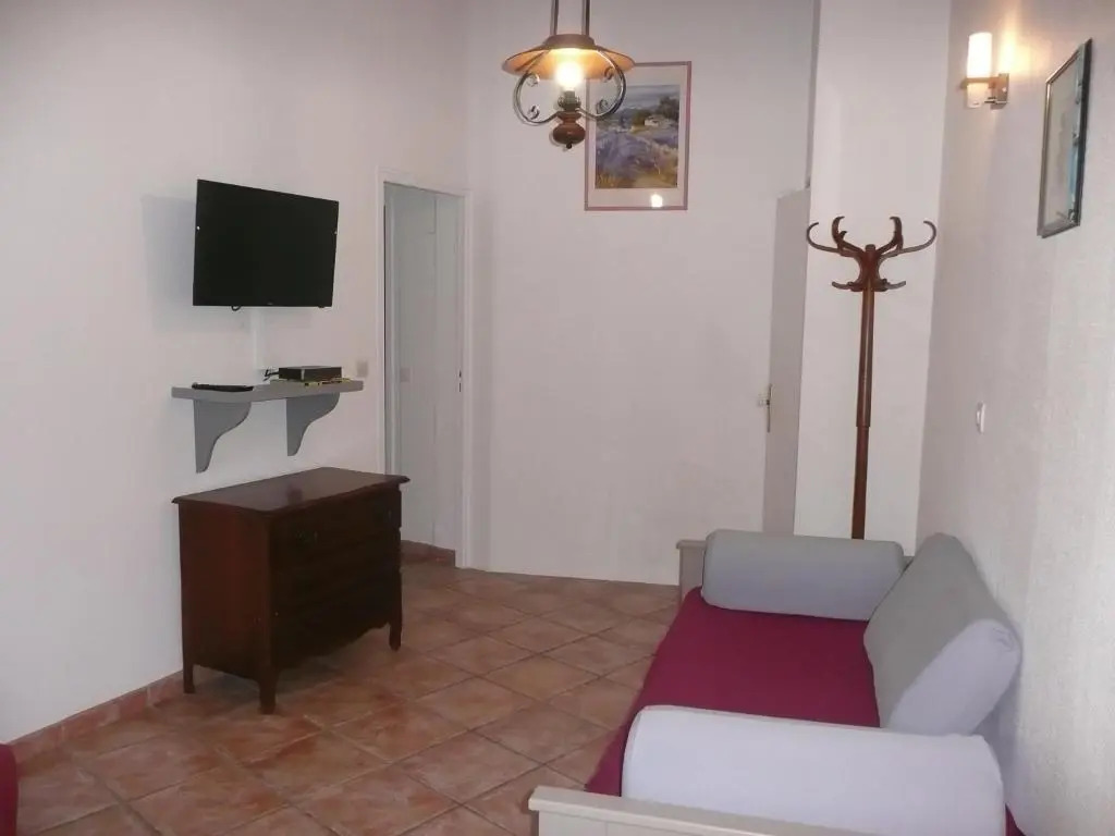 2 Gites ,15mn de Cannes, Fréjus, St Raphael, Villa la Soleiade ,clim, piscine, parking, wifi, au Lac de Saint-Cassien VAR