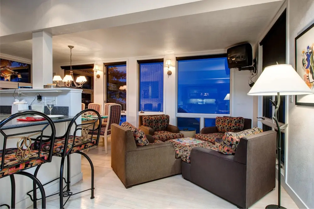 Abode on Sampson