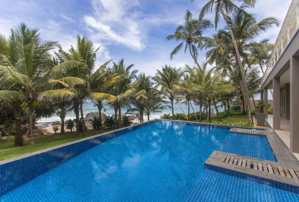 Villa White