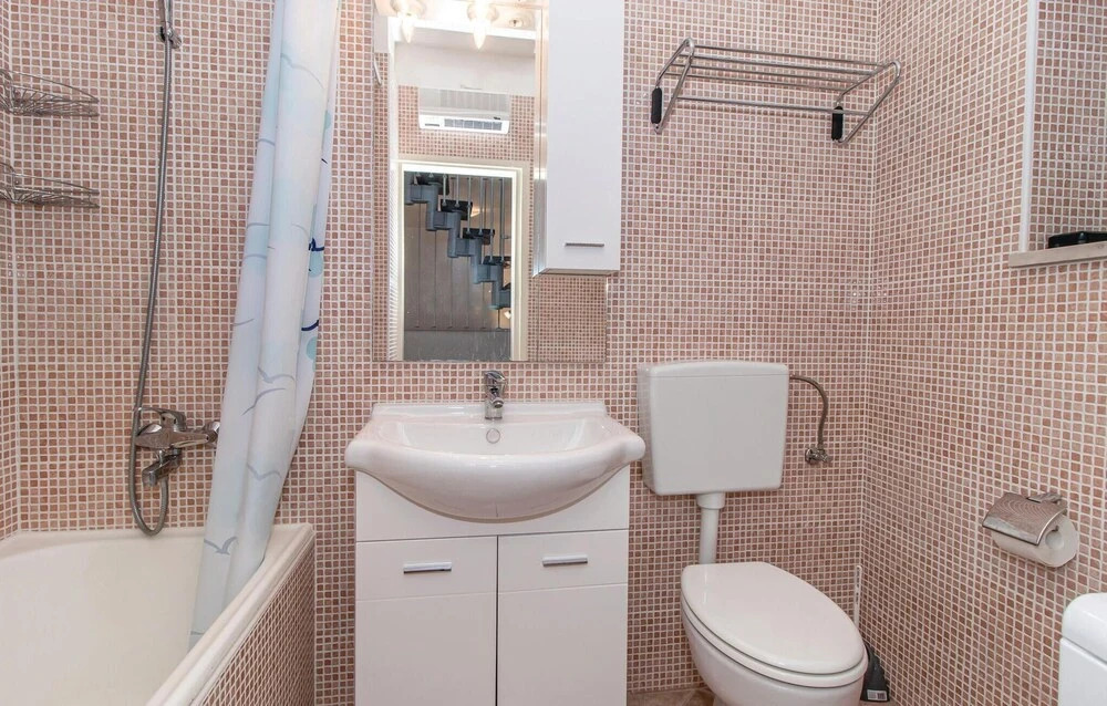 Beautiful Home In Novi Vinodolski With Wifi