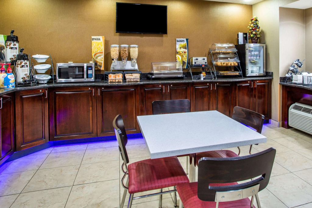 Microtel Inn & Suites by Wyndham Charleston