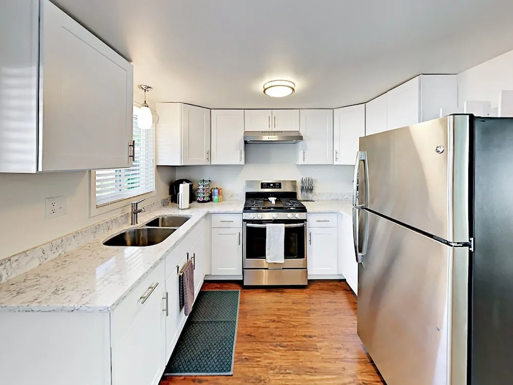 Gillespie Unit B - 3 Br Duplex