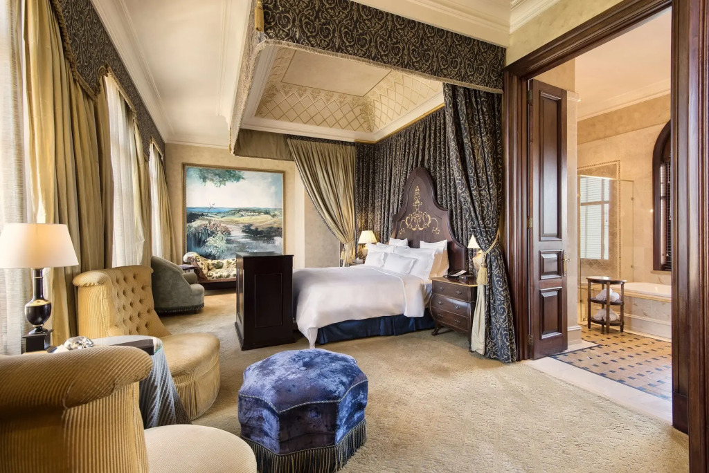 Palazzo Hotel