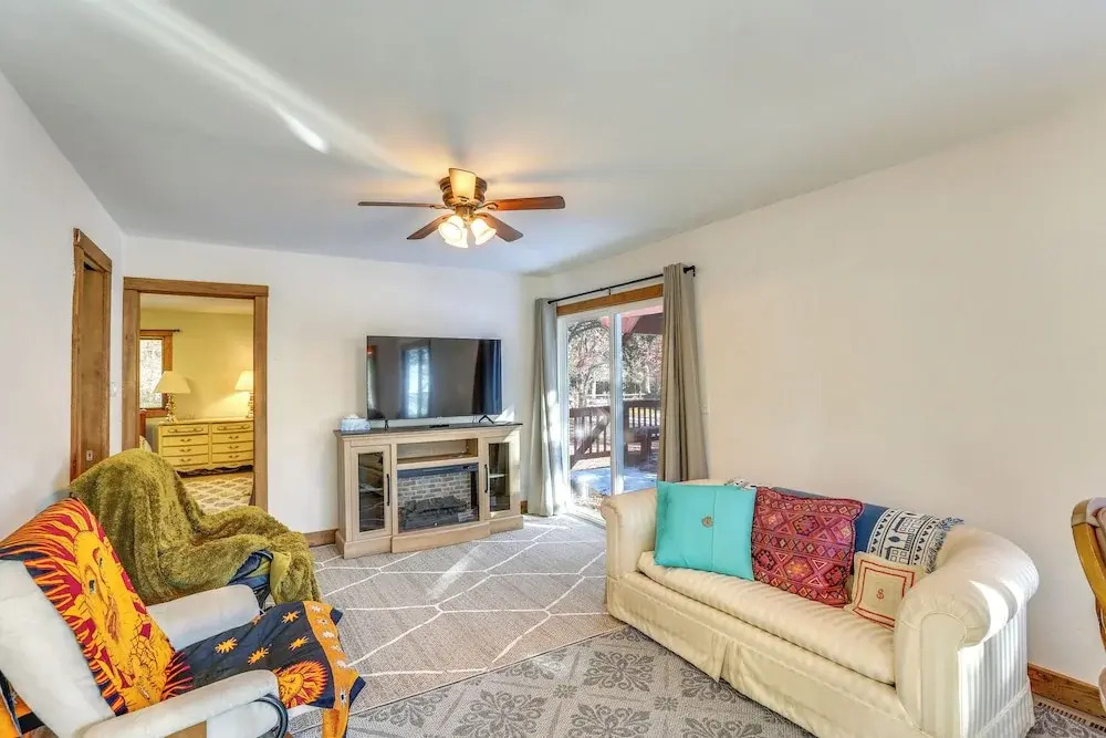 7 Mi to Downtown Denver: Lakewood Gem w/ Deck!