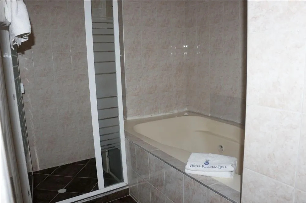 HOTEL PLAZUELA REAL