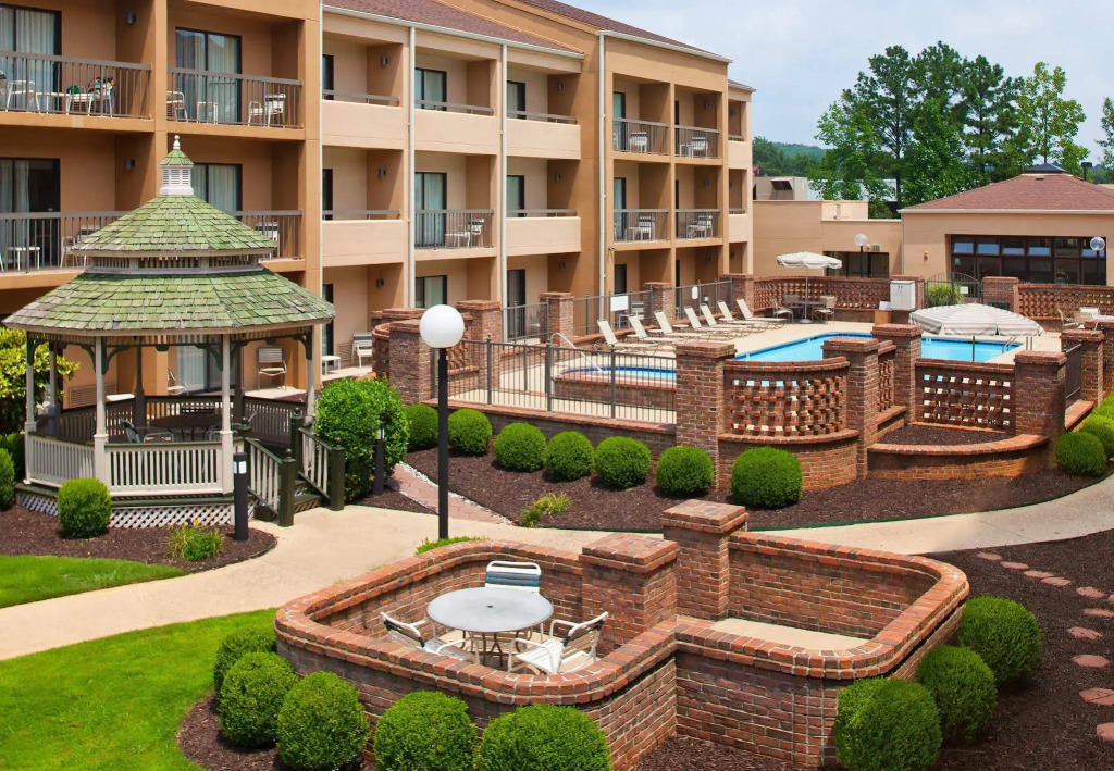 Courtyard by Marriott Huntsville University Drive