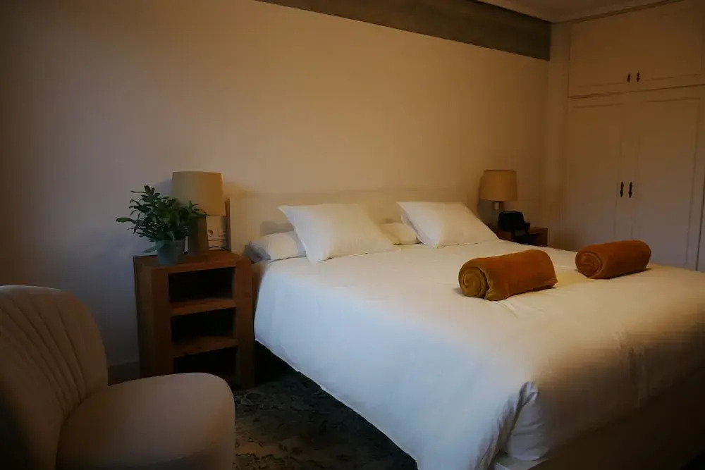 KH Lezama Suites LBI00530