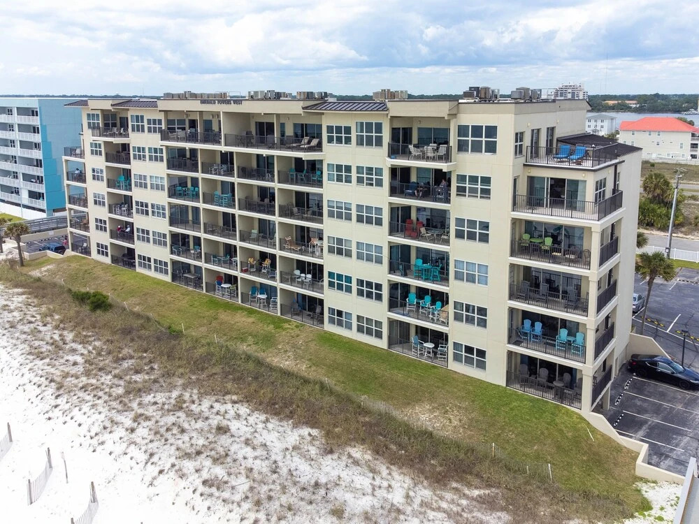 Emerald Twrs West 2004 By Brooks And Shorey Resorts 1 Bedroom Condo by Redawning