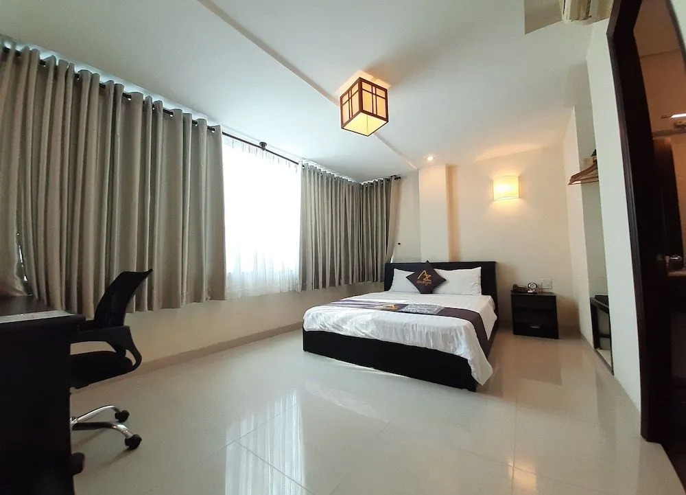 Azumaya Le Thanh Ton