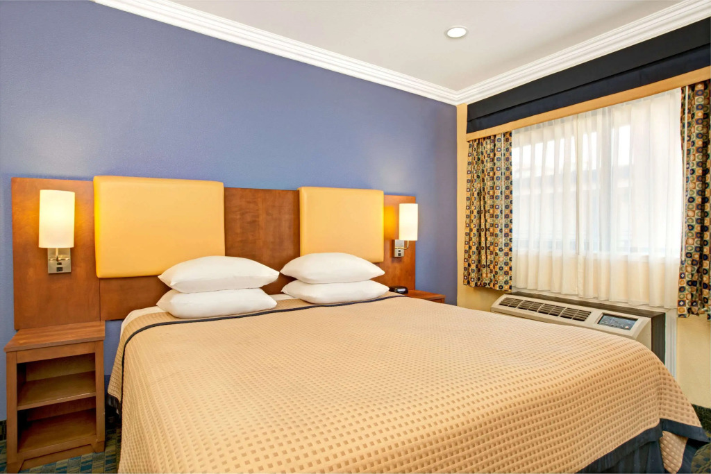 Days Inn by Wyndham San Francisco - Lombard