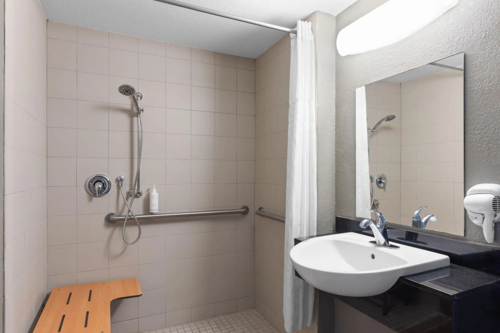 Days Inn by Wyndham Charleston WV