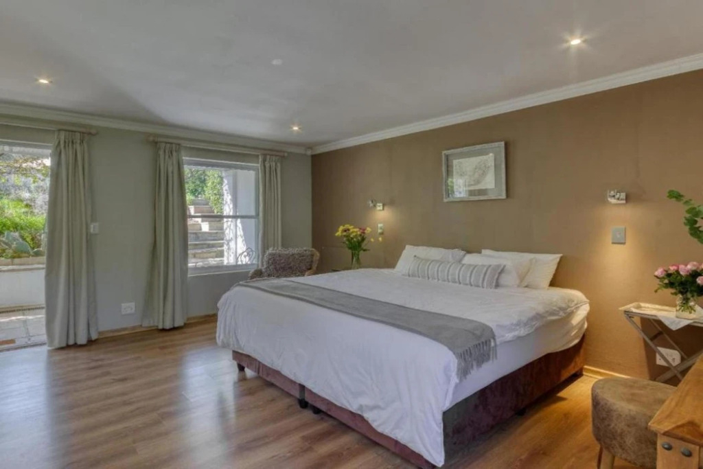 Explorer Guesthouse