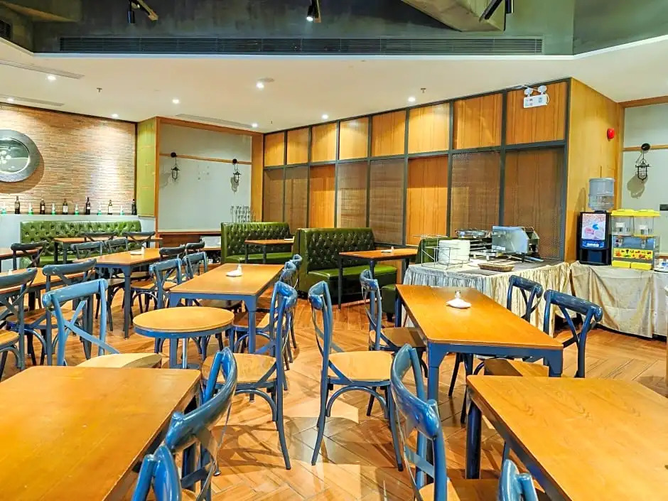 Caijing Hotel (Guangzhou Panyu Wildlife Park Branch)