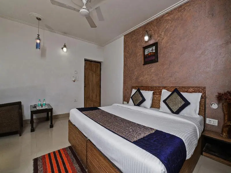OYO 7655 Om Paradise Hotel