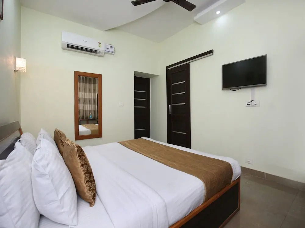 OYO 9956 Hotel Venus