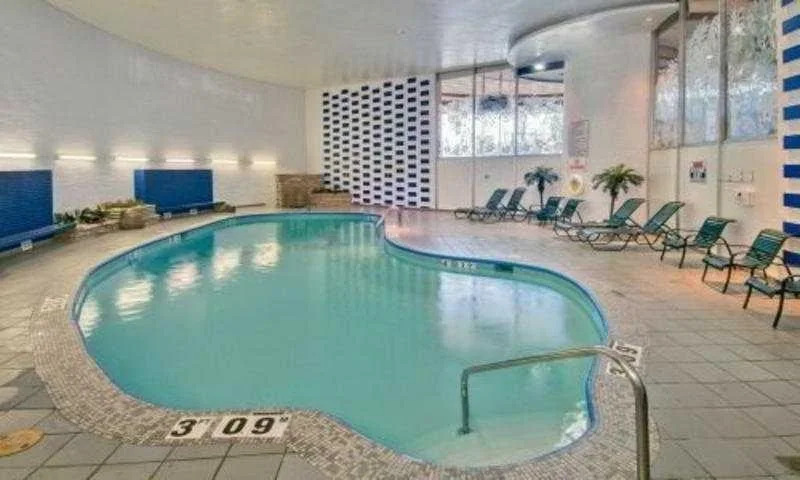 Wyndham Milwaukee Airport Hotel & Convention Center