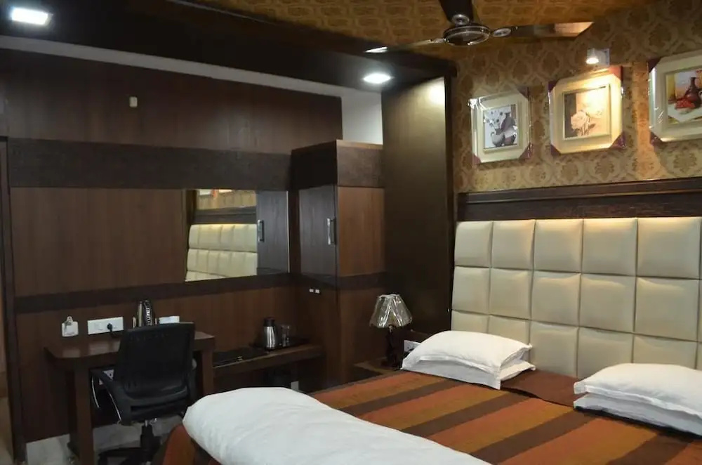 Hotel RK Palace