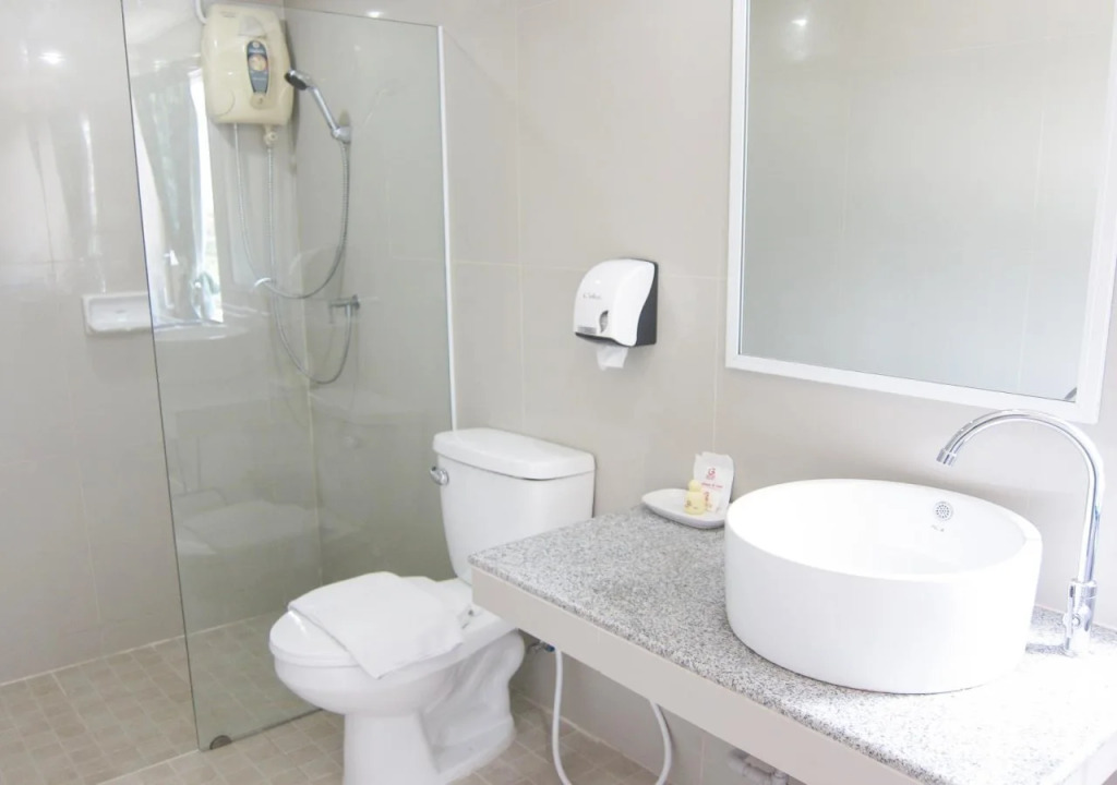 Golden House Service Apartment