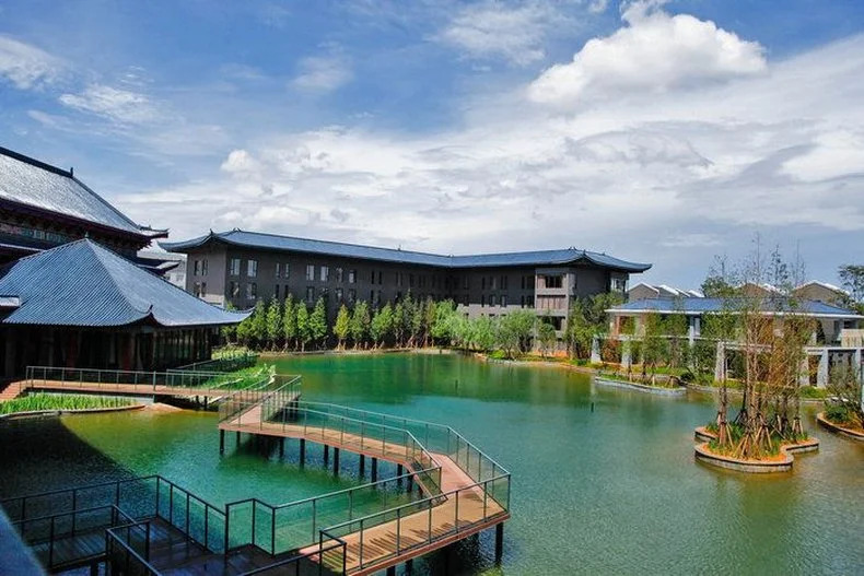 Cloud Hotel Luoping