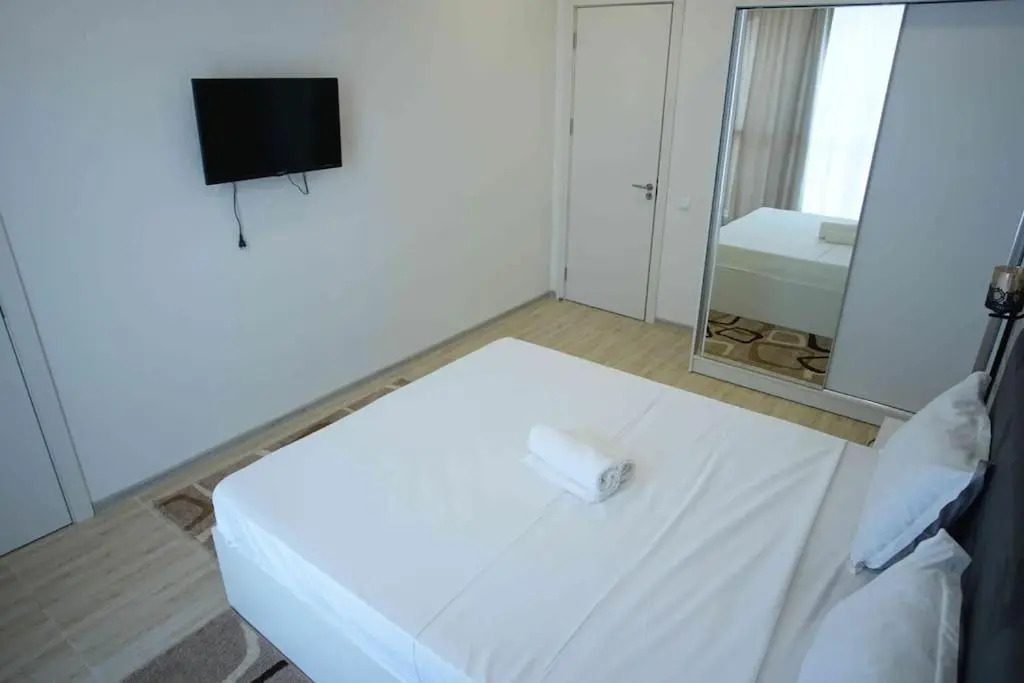 Leo Group Apartment 25-04 Elegance Batumi
