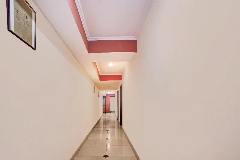 Collection O 81898 Hotel Grand Inn