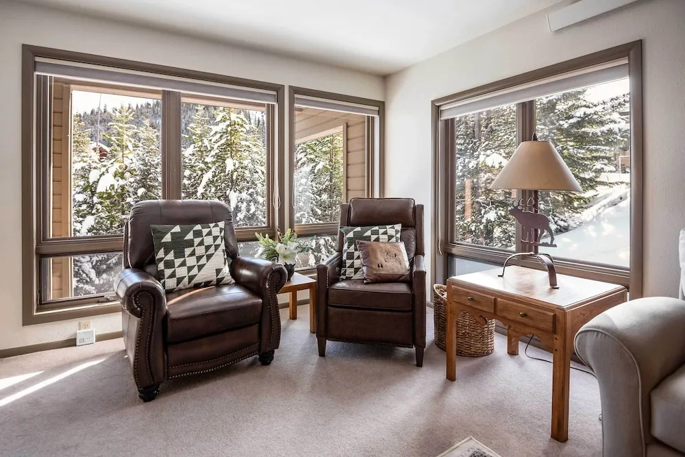 Steps to Ski Lifts - Condo w/ Walk-out Patio!