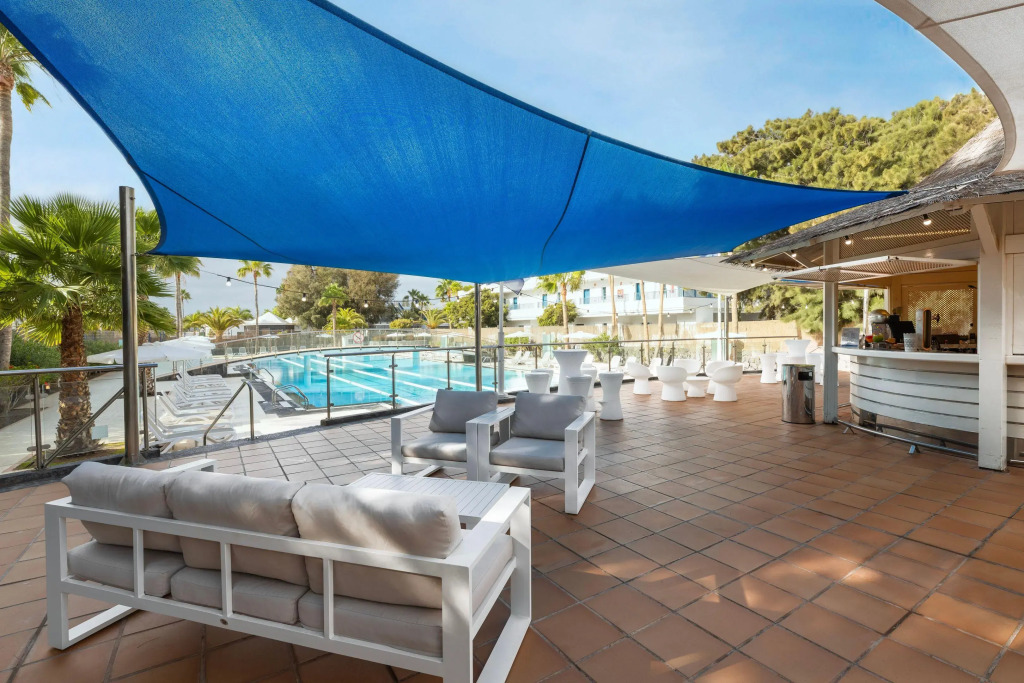 Отель THB Tropical Island