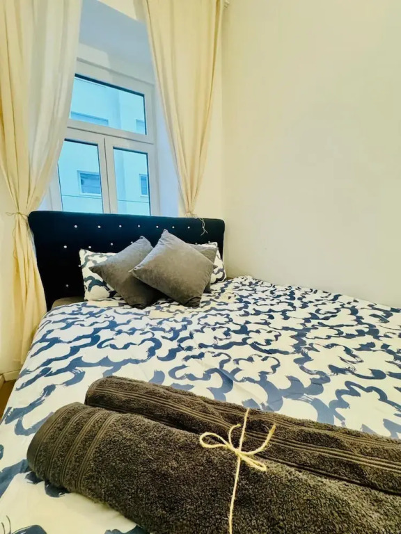 Comfortable 2BR Retreat Near Stadthalle