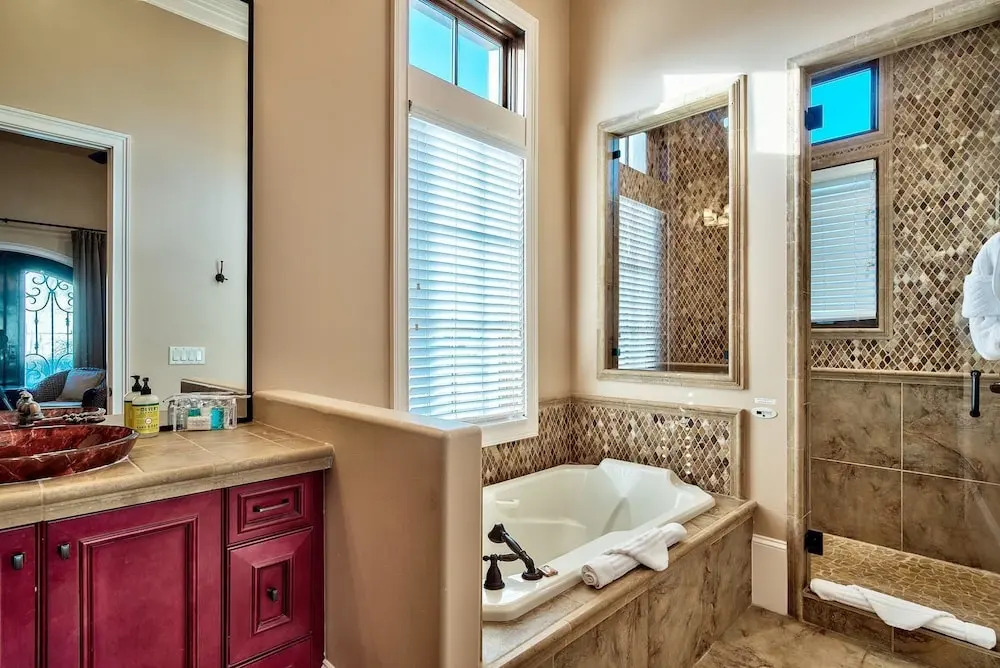 Casa Tuscany 6 Bedroom Holiday Home by Five Star Properties
