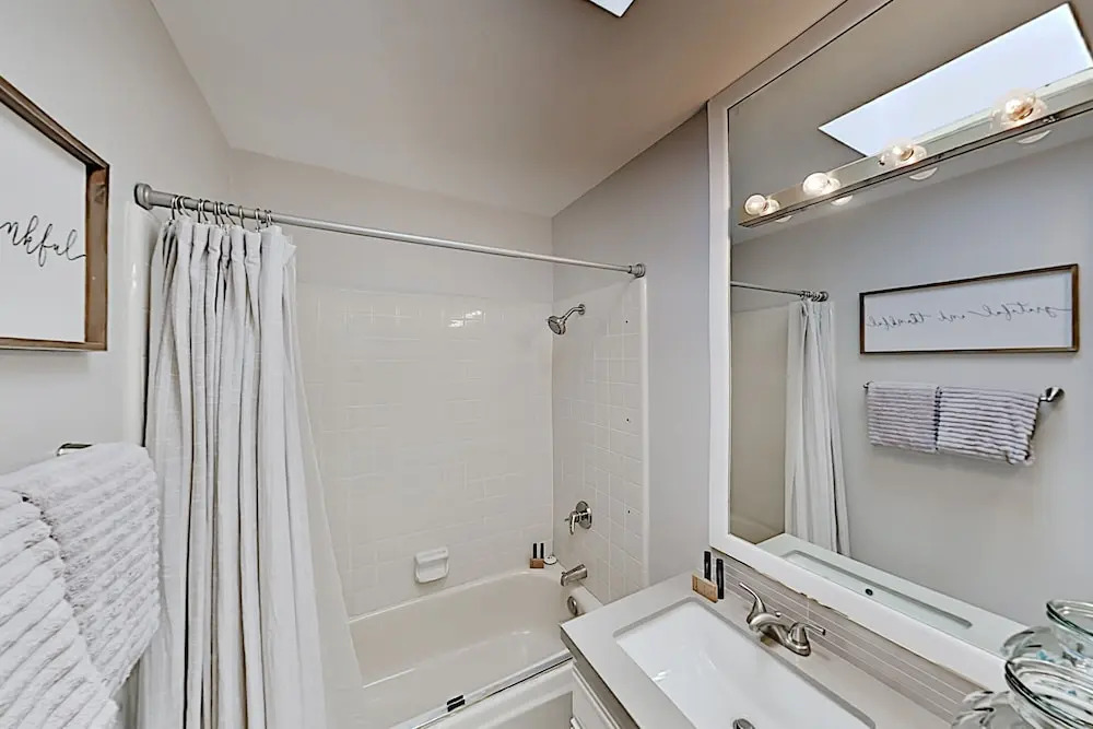 Newly Renovated 2020! 3 Bedroom Condo