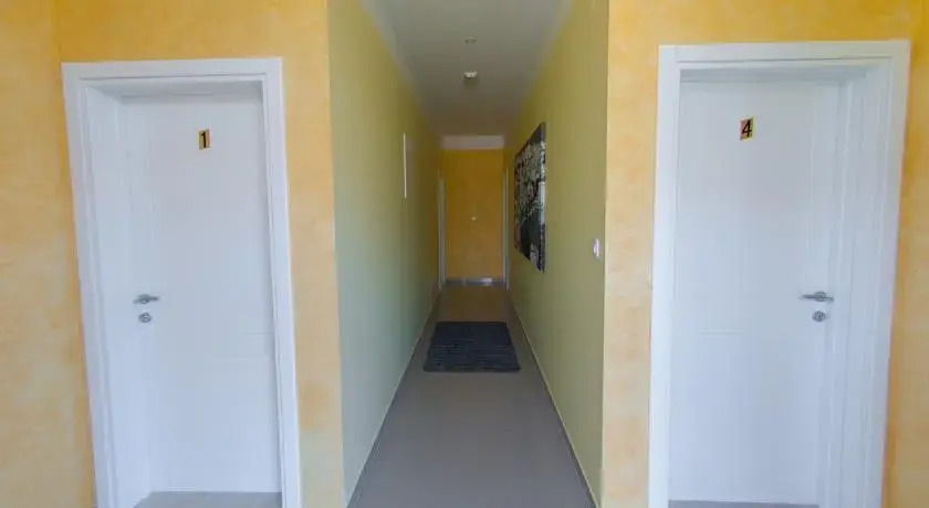 Apartments Villa Pjer - Pool & Private Parking near Beach Žnjan