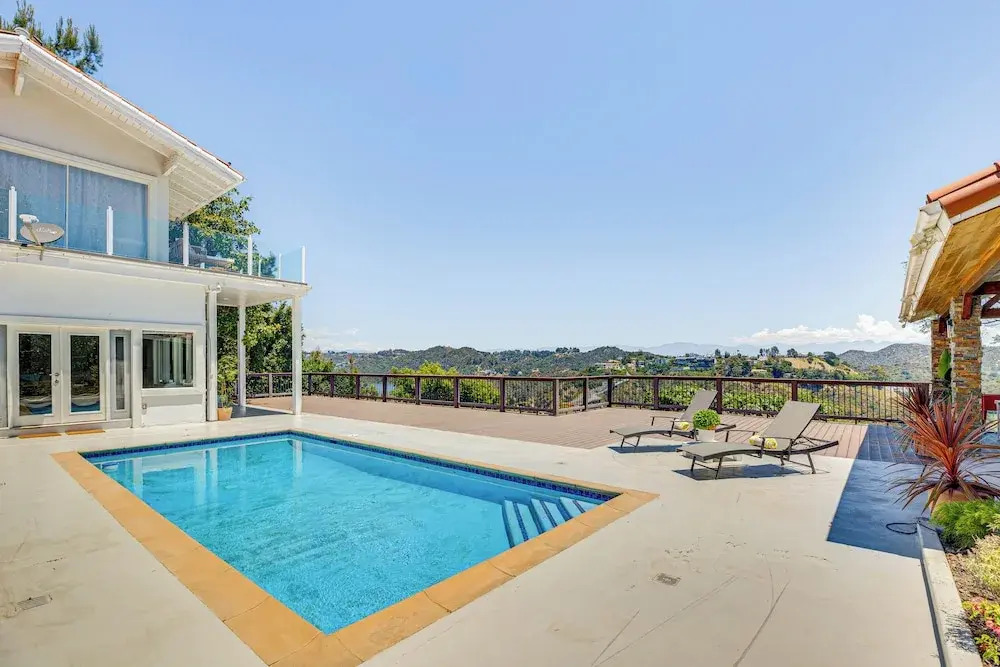Private Pool, Mtn & Lake View! Los Angeles Home
