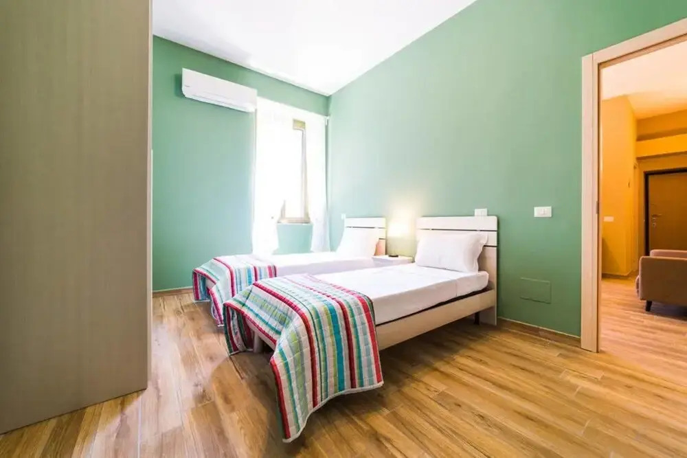 Colorful Renewed Apartment Close to St. Peter's