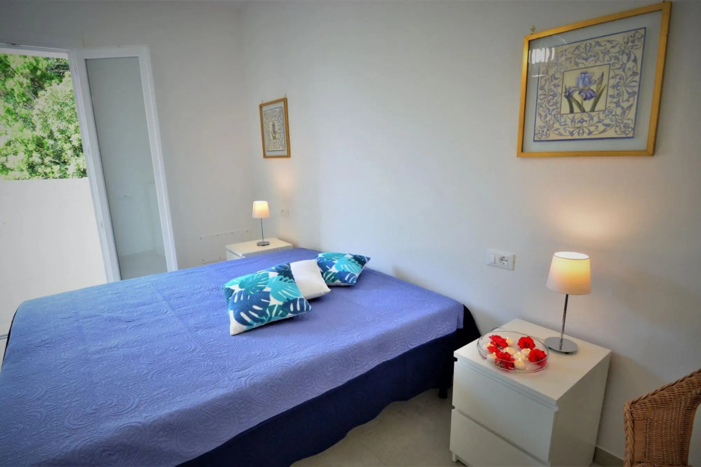 Uniquely located, quiet, facing the sea. 3 Rooms Villa, 6 Beds,  sea 80/100 mt.-Scrittore2 Villa Fiore