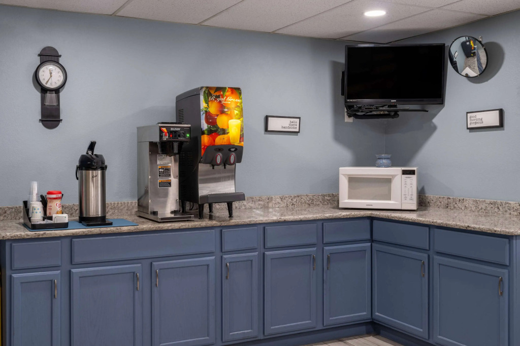 Super 8 by Wyndham Merrillville