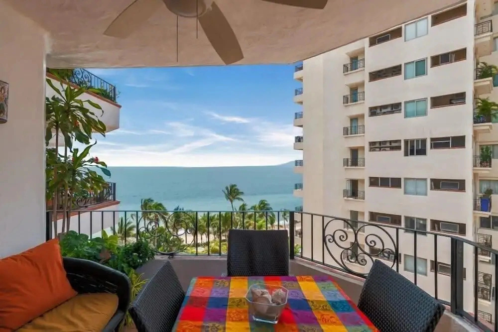 Ocean View 2Br Condo-balcony-beach-pool - 802