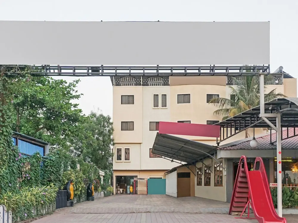 OYO 29114 Suraj Residency