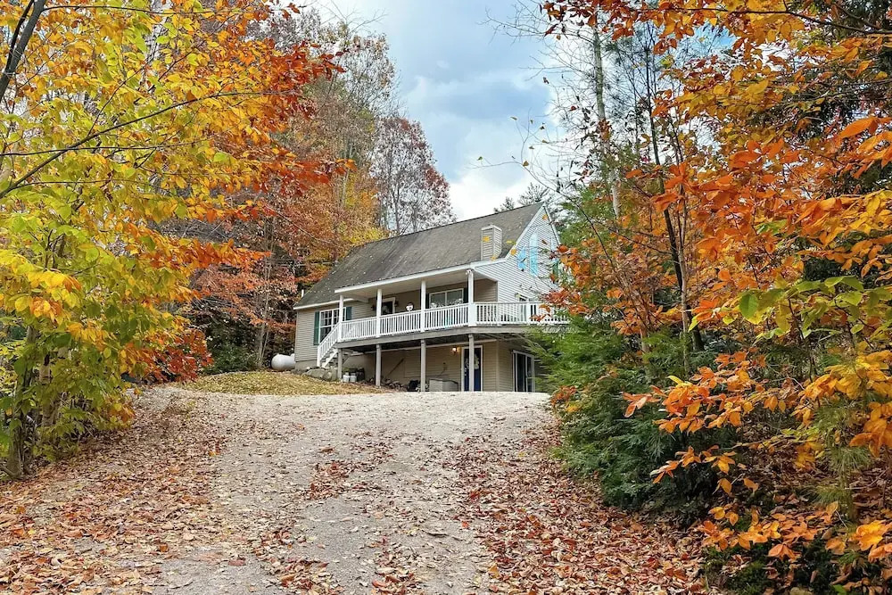 Family Ski Getaway w/ Hot Tub, Near Cranmore!