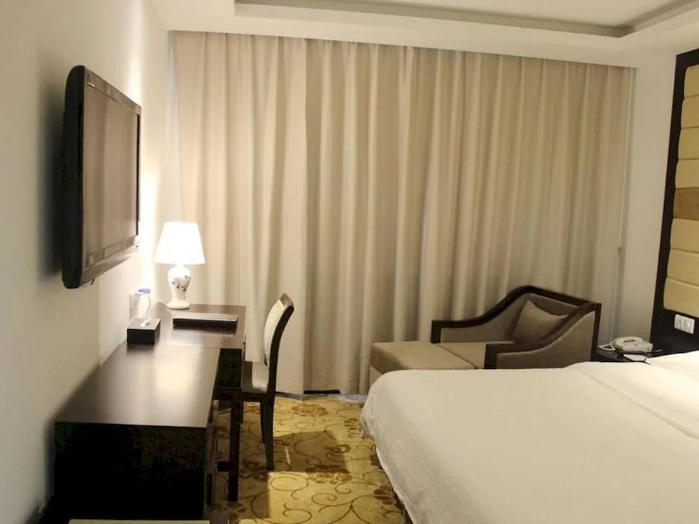 Pingmenlou Hotel (Suzhou Railway Station North Temple Tower)(平门楼宾馆(苏州火车站拙政园店))