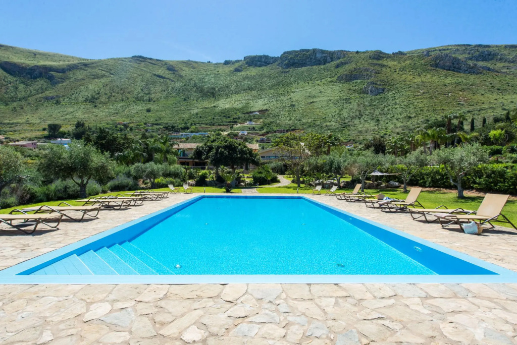 L Ulivo Blu - One-bedroom With Sea View by Wonderful Italy
