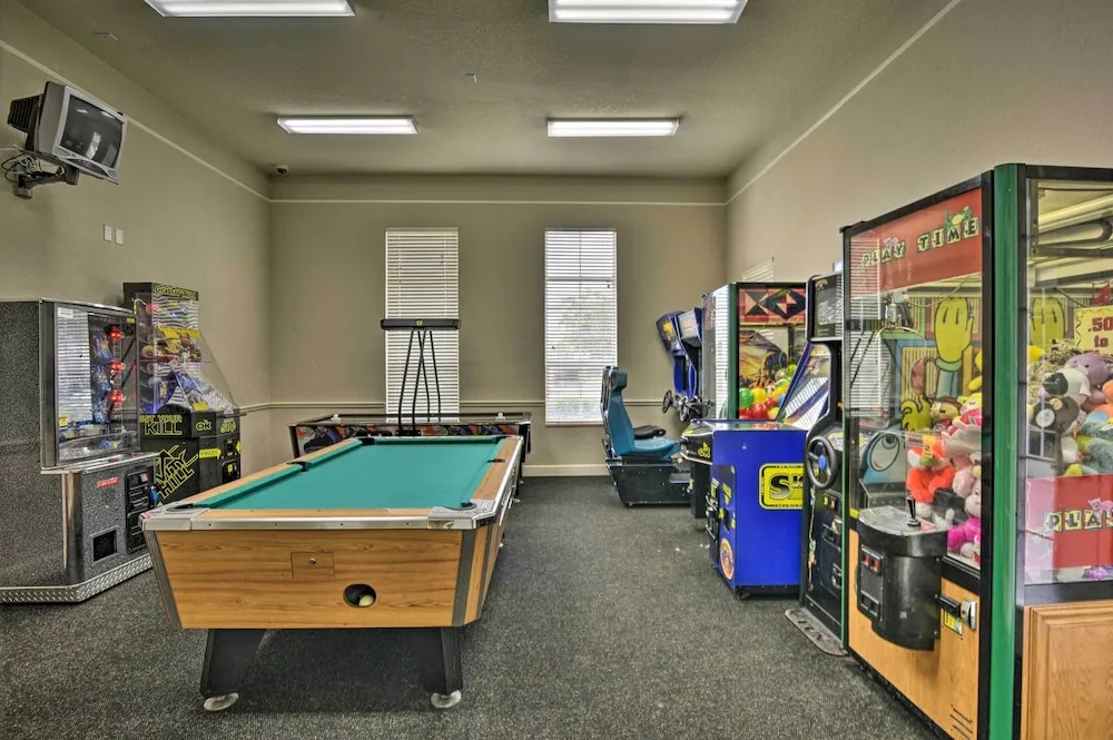 Kissimmee Condo: Community Perks, 10 Mi to Disney!