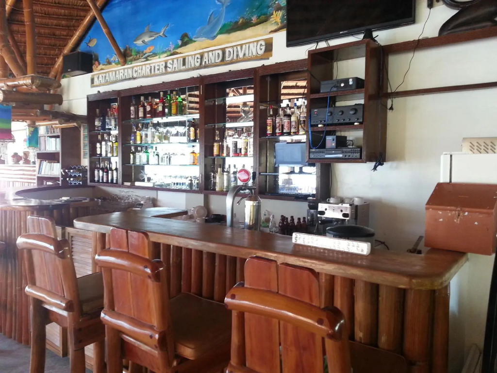 Dolphinbay Beachfront & Dive Resort