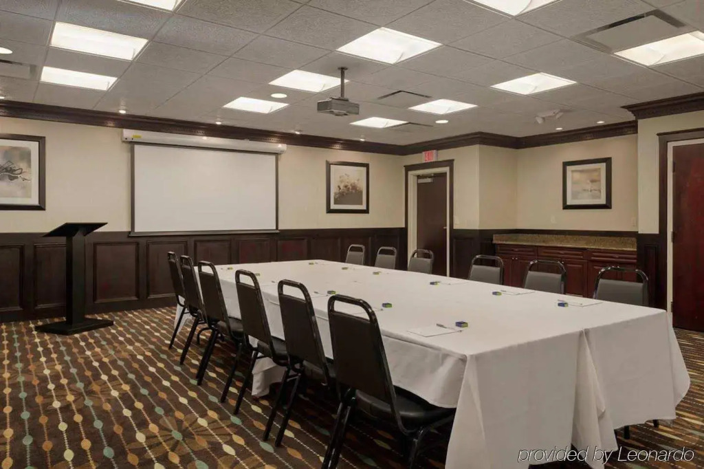 Hampton Inn Detroit Roseville